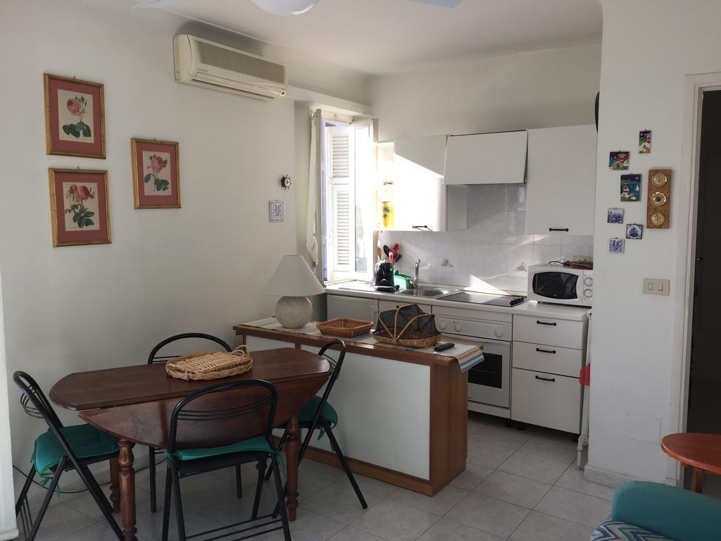 Appartement Palais Henri IV Nice Quarto foto