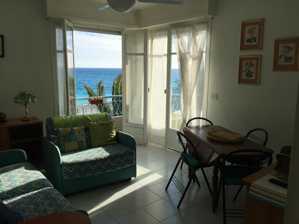 Appartement Palais Henri IV Nice Quarto foto
